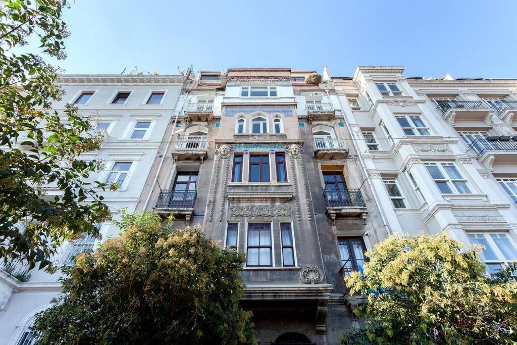 Bosphorus View, Location İstanbul